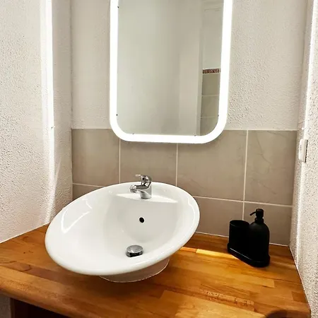 Ruhiges Office-apartment Mit Kueche - Beuys Krefeld